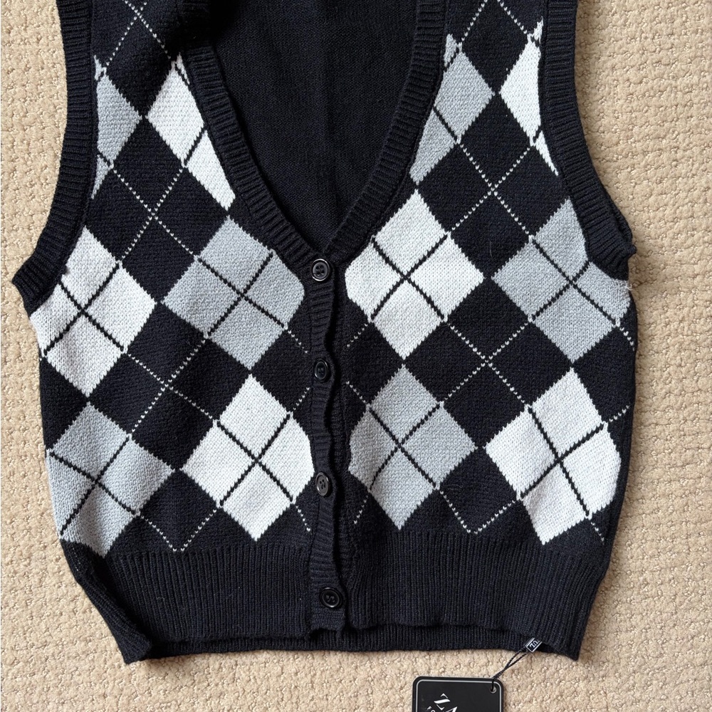 Zaful Black & Gray Argyle V-Neck Sweater Vest